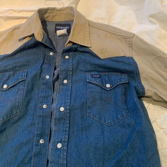 Wrangler Vintage Denim and Khaki Contrast Sleeve Pearl Snap Western Shirt - Picture 1 of 6